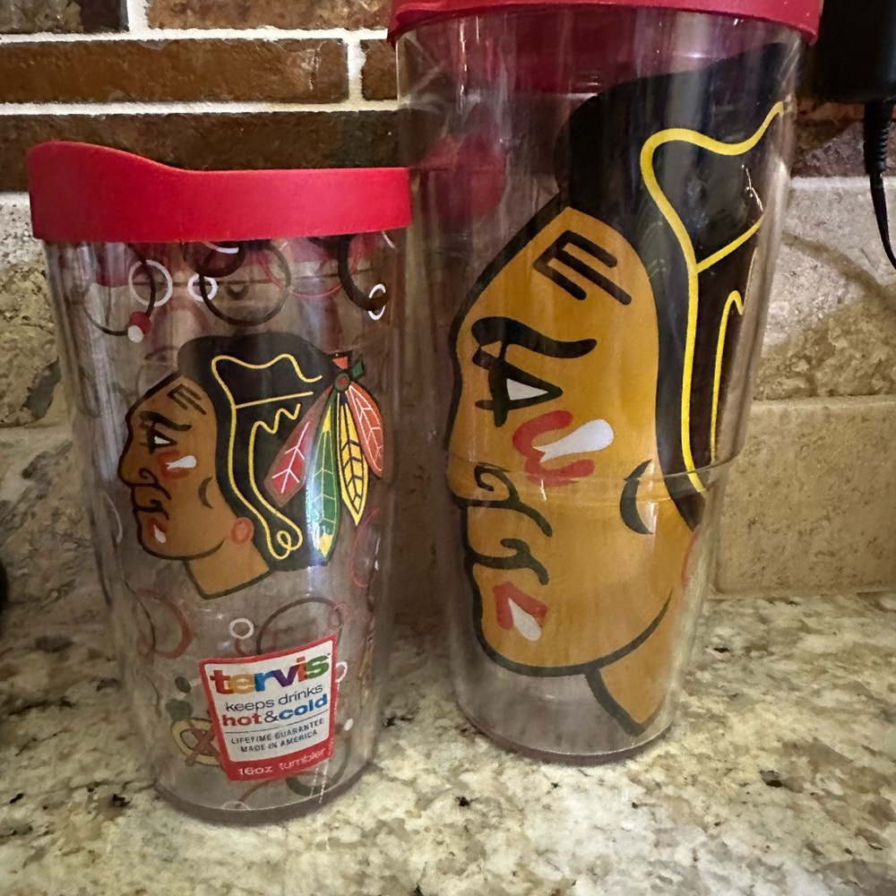 EUC Tervis Chicago Blackhawk Tumblers 16 oz  and 24 oz